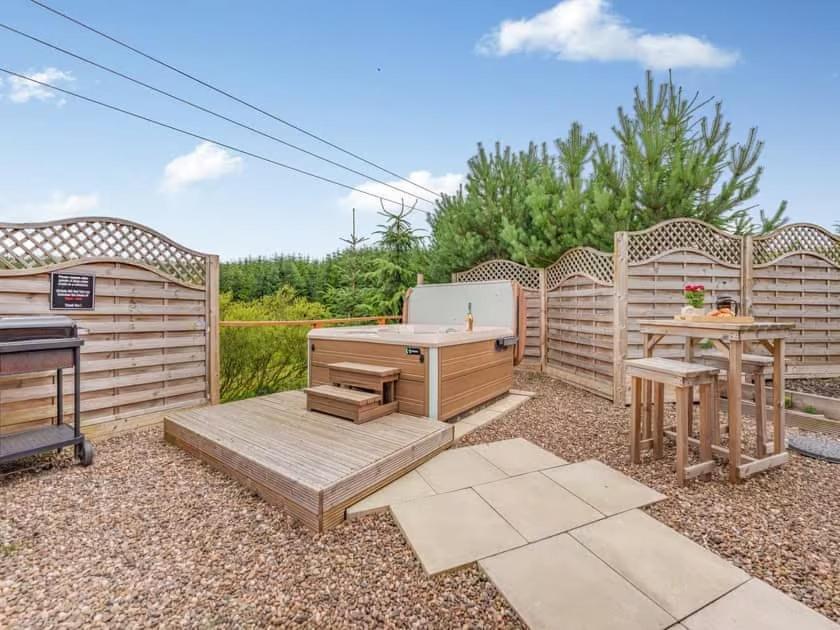 Lochinvar - Clydesdale Log Cabin With Hot Tub Airdrie Luaran gambar