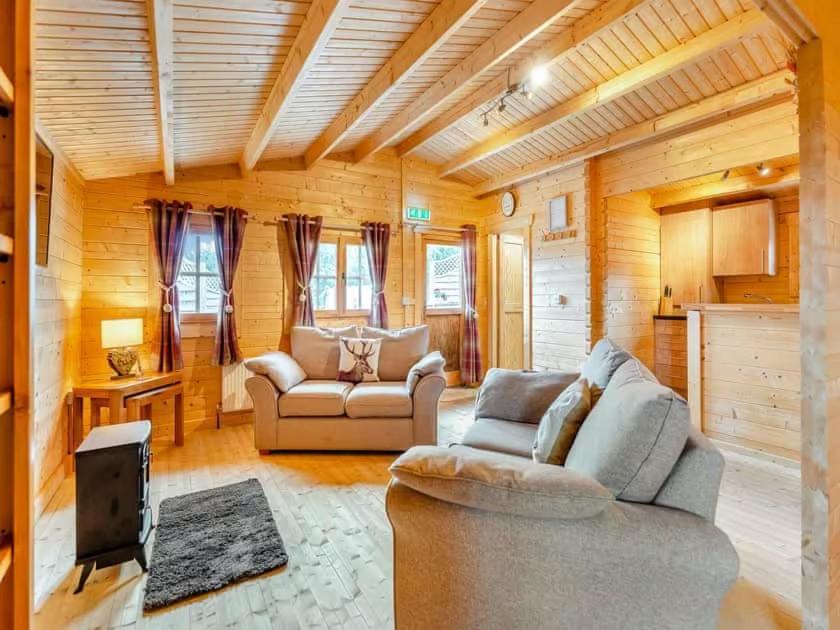 Lochinvar - Clydesdale Log Cabin With Hot Tub Airdrie Luaran gambar