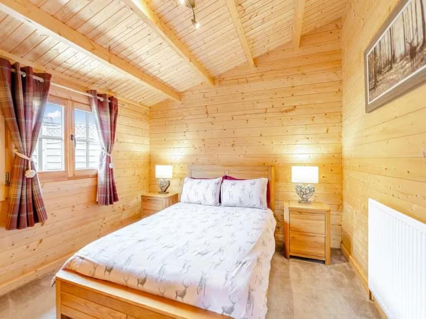 Lochinvar - Clydesdale Log Cabin With Hot Tub Airdrie Luaran gambar