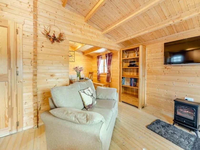 Lochinvar - Clydesdale Log Cabin With Hot Tub Airdrie Luaran gambar